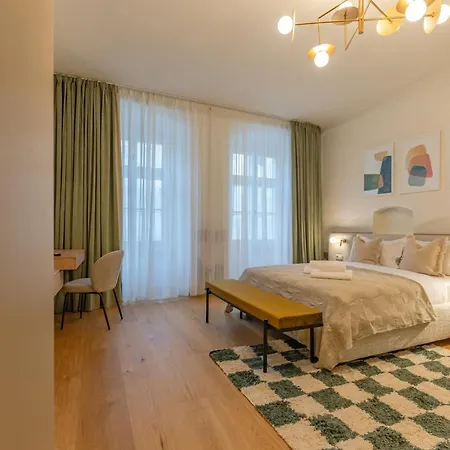 Muresenilor 9 Boutique - Old Town Aparthotel Brasov