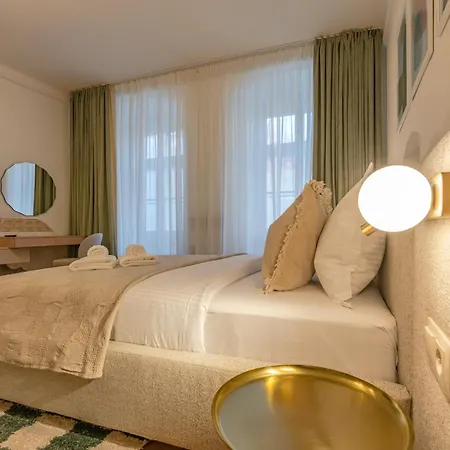 Muresenilor 9 Boutique - Old Town Aparthotel Brasov